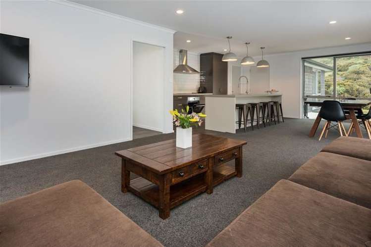 154 Ballintoy Park Drive Welcome Bay_4