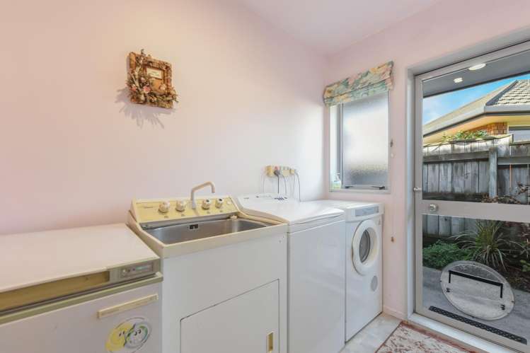 19 Stead Crescent Stoke_12