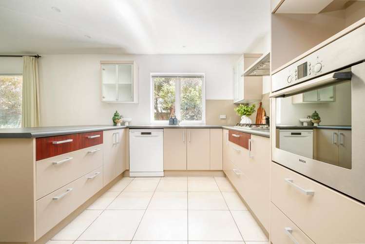 22B Taupata Street_4