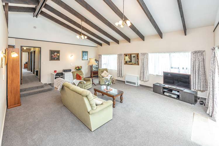 44 Exeter Crescent Springvale_8