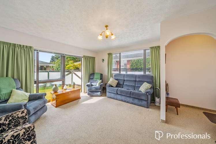12A Korau Grove Stokes Valley_11