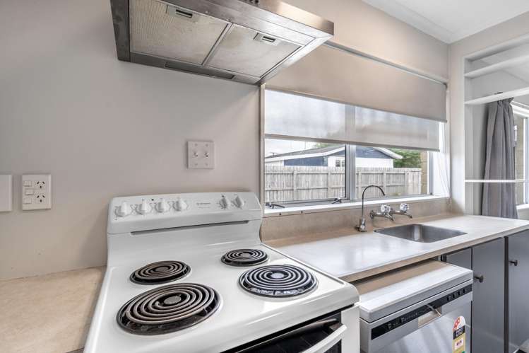 2/51 Douglas Street Grasmere_3