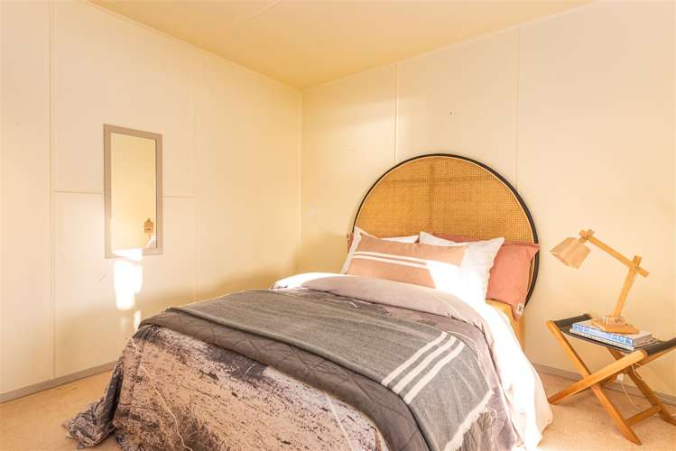 8 Ngaio Lane Charteris Bay_11