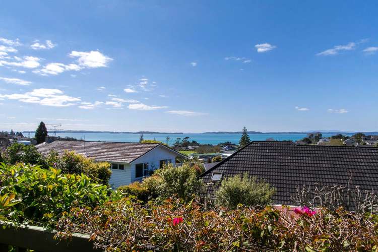 15 Paisley Street Mellons Bay_4