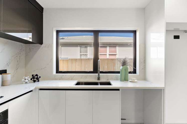 21b Borrowdace Avenue Botany Downs_10