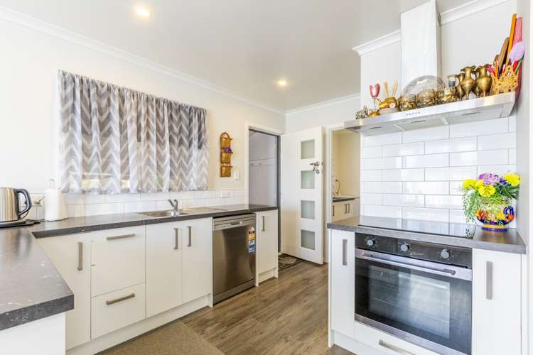 17 Read Crescent Clive_7