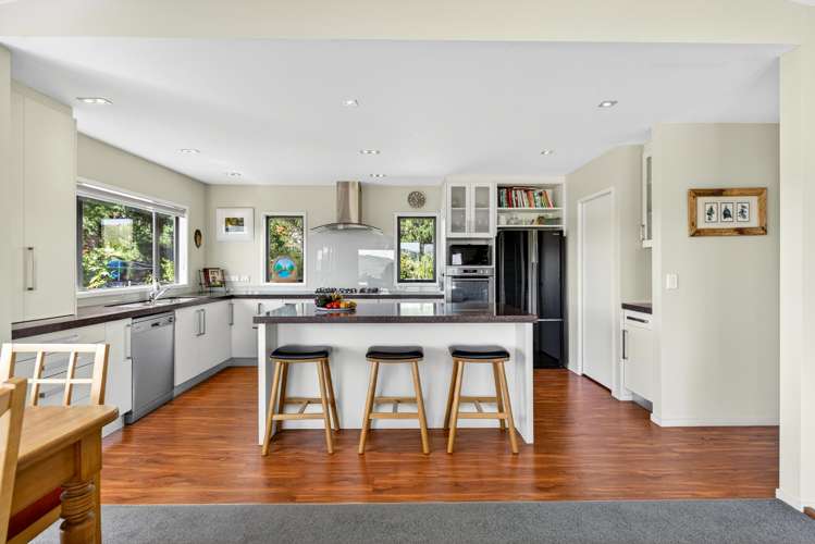 701 River Road Otane_8