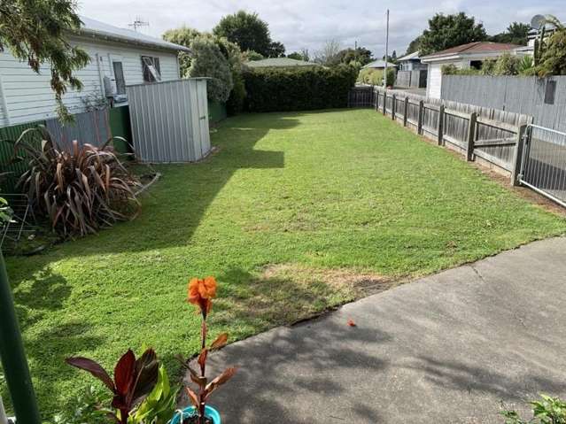 2/1012 Tomoana Road Mahora_1