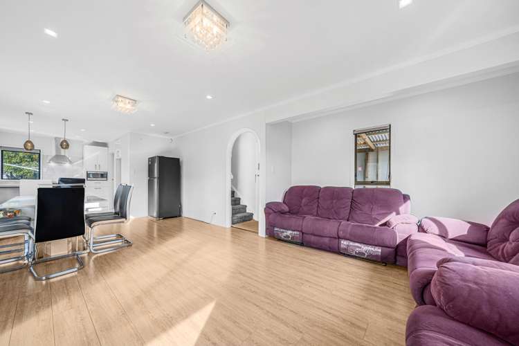 1/33 Challen Close Conifer Grove_14