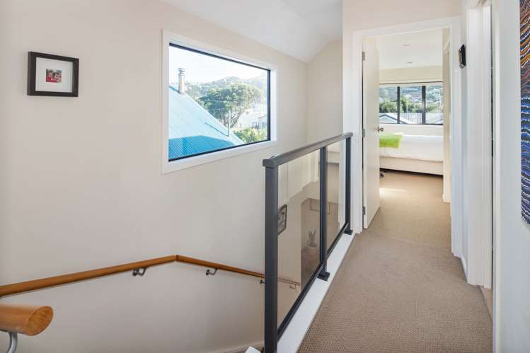 83a Apu Crescent Lyall Bay_15