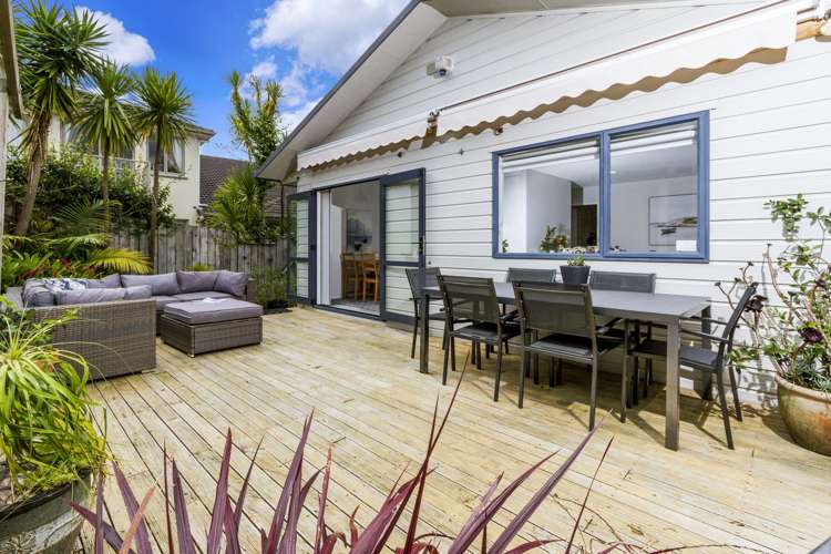 1/12b Coronation Street Belmont_12