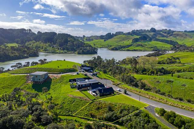 Cul-de-Sac with Reserve Views