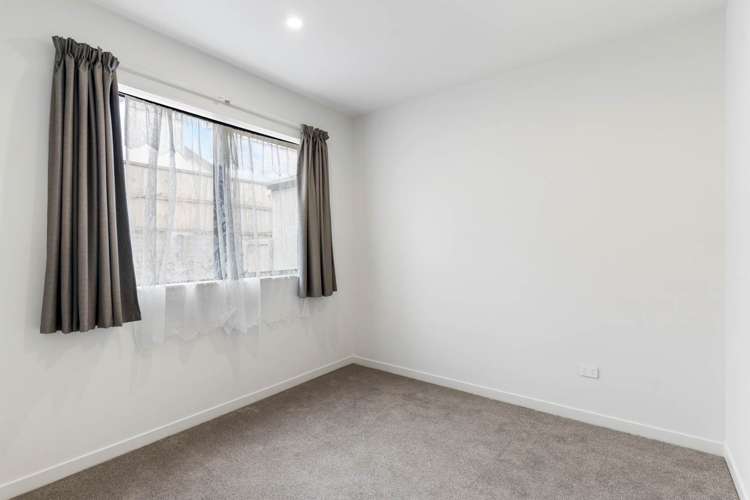 9 Puwha Street Massey_11