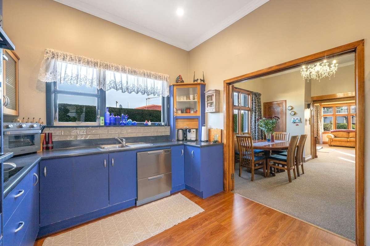 61 West Plains Road_2
