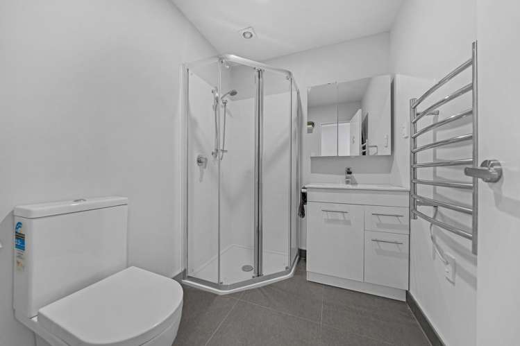 11/11 RAY SMALL DRIVE Papakura_12