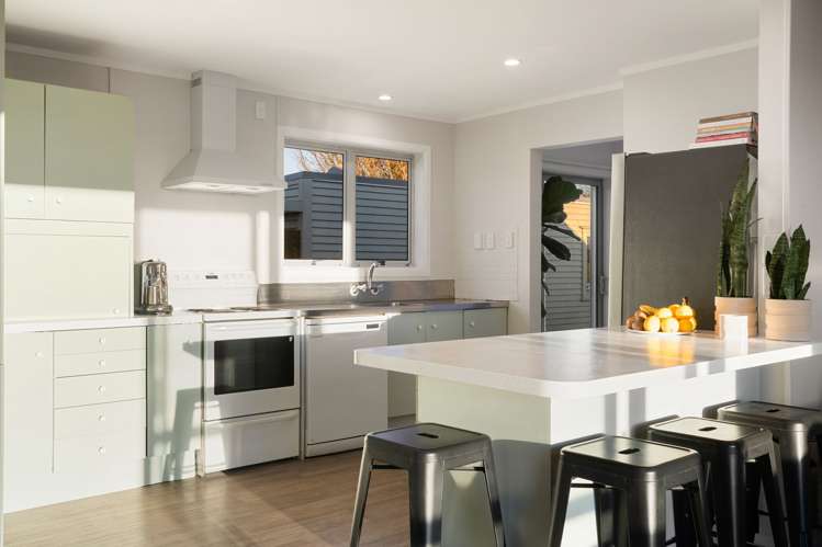 80 Robinson Road Rotoorangi_13
