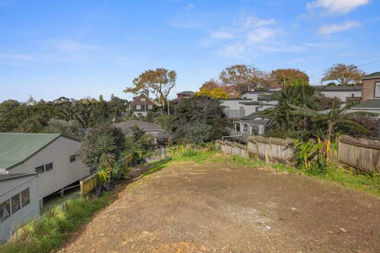 1 & 1A McIlroy Avenue Hillsborough_13