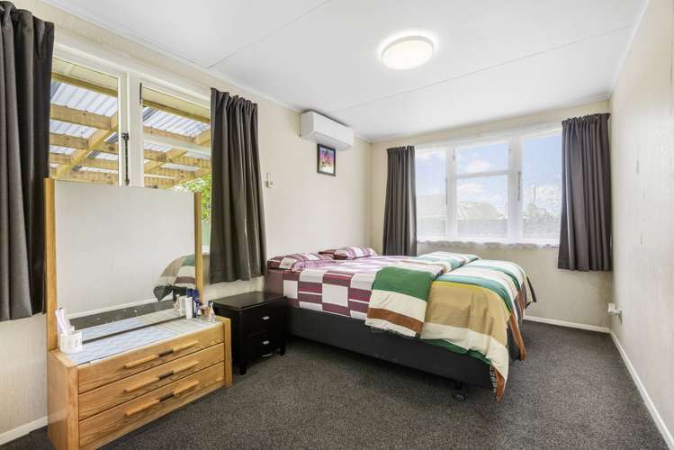 77 Sefton Crescent Chartwell_13