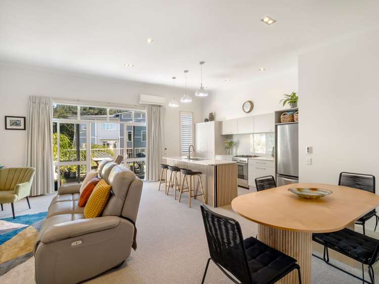 5 Eaves Bush Parade Orewa_6