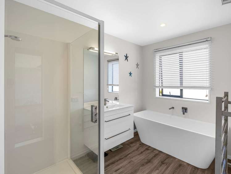 1 Cox Lane Amberley_24