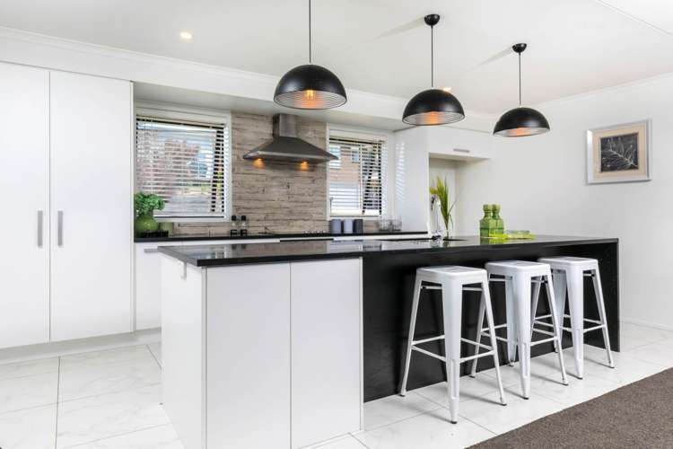 2 Ruth Craig Place Stanmore Bay_16