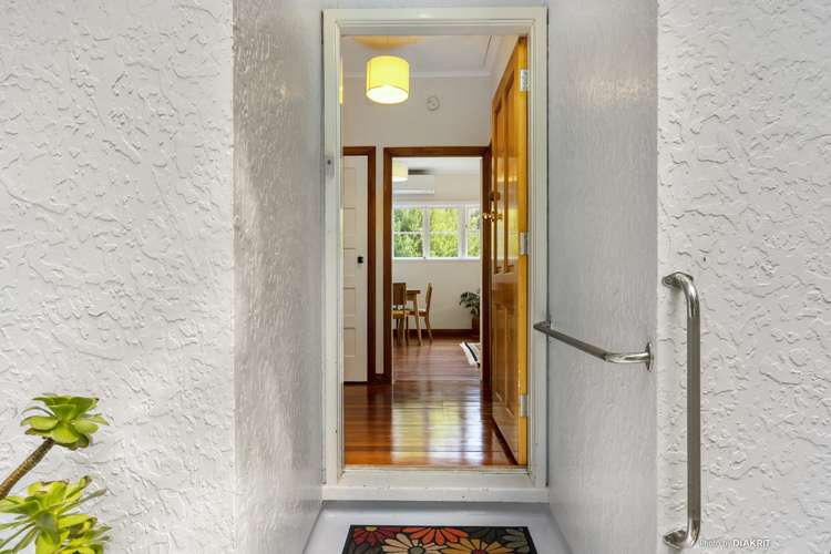 6 Elphinstone Avenue Strathmore Park_8