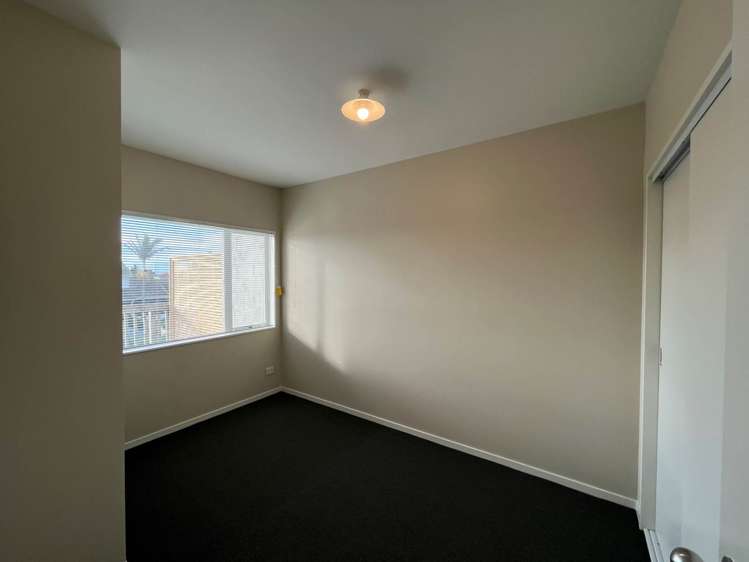 11/242 Great North Road Henderson_12