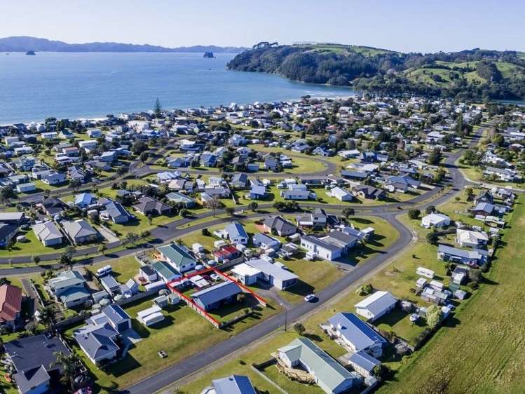 10 Hawk Hill Crescent Cooks Beach_11