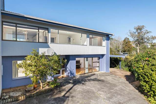 Sunny Affordable Home Next to Mairangi Bay School