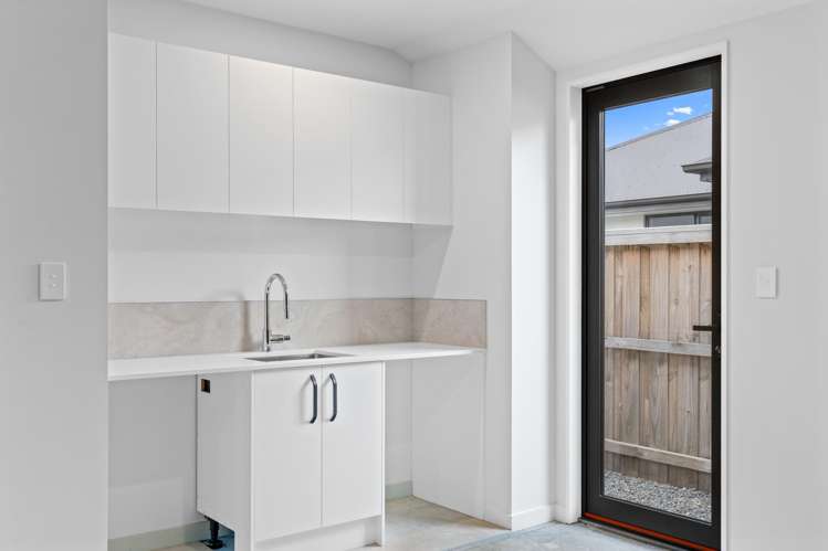 13 Samantha Lawry Road Wigram_14