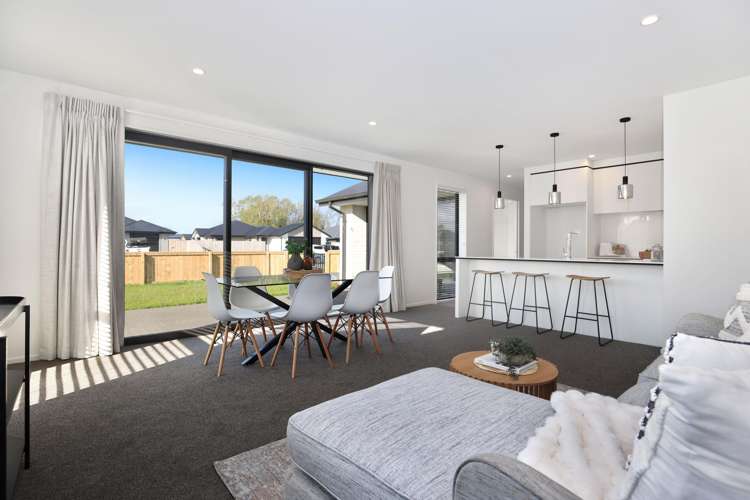 2 Orwell Way Elgin_5