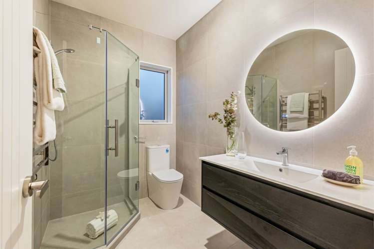 70 Taikura Avenue Red Beach_12