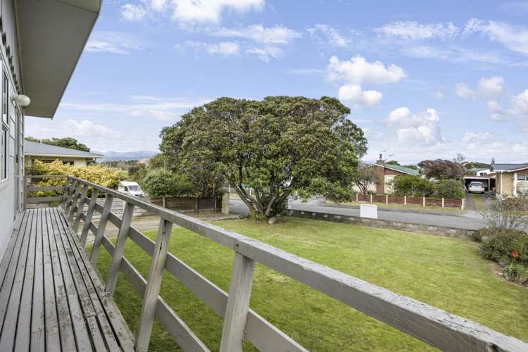 6 Yates Street Otaki Beach_11