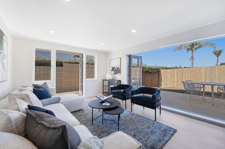 75 Marine Parade Mellons Bay_16