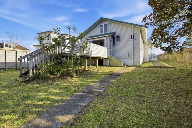 180 Surrey Crescent_2