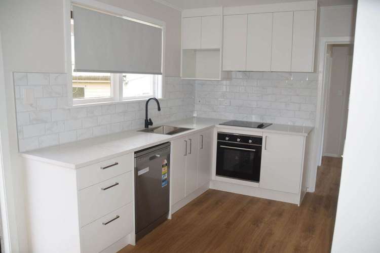 14 Fisher Crescent Otara_5