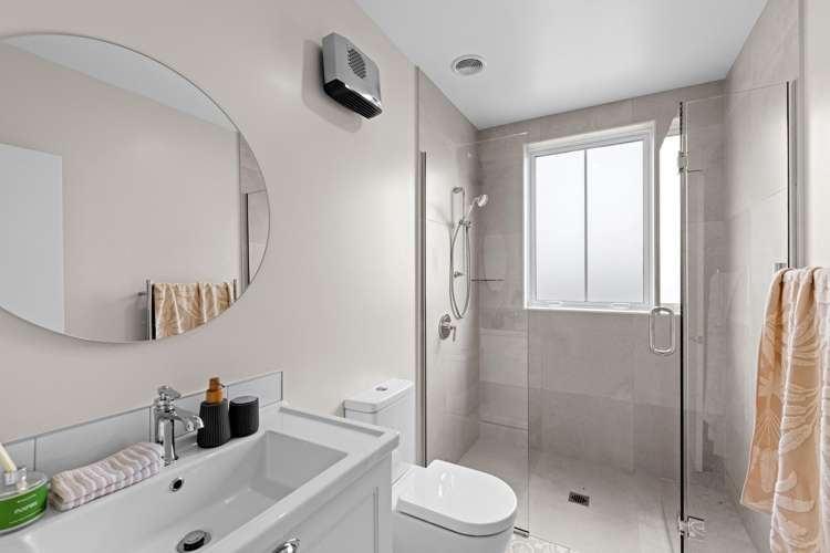 1 Waitikiri Drive Parklands_10