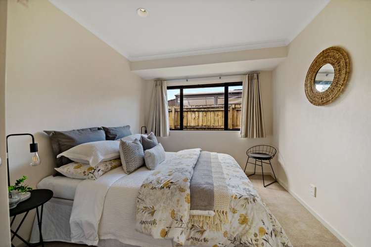 25 Erne Crescent East Tamaki_11