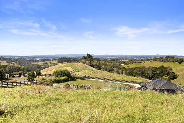 2 Chelsea Lee Lane Pollok_15