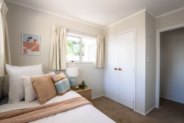 2/13 Fairclough Road Beach Haven_11