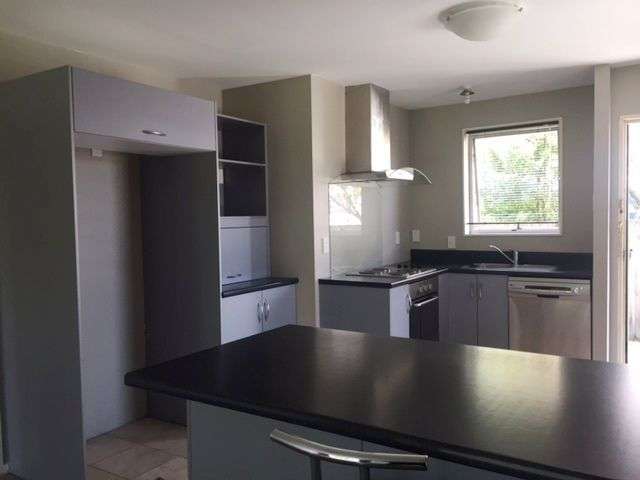 2/24 Hayton Road Wigram_4