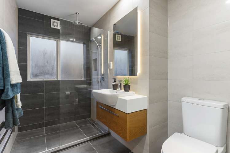 56 Hattaway Avenue Bucklands Beach_12