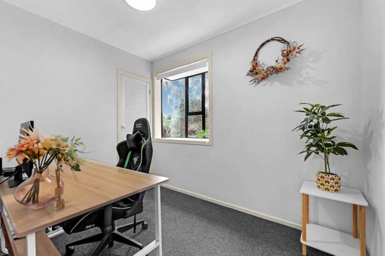 7 Golf Road New Lynn_17