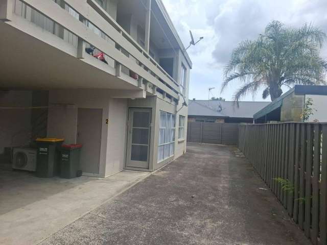 Tidy 2 Bedroom Unit in Ham East