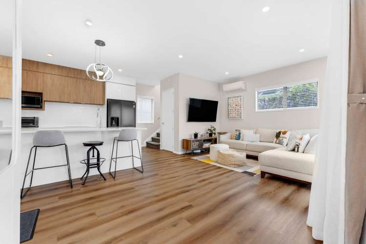 7/10 Newington Road Henderson_13