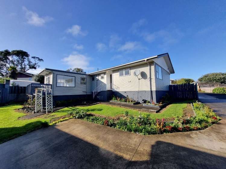 52 Hobart Crescent Wattle Downs_2