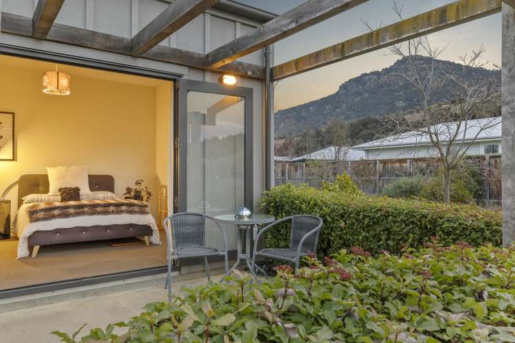 2 Snowberry Street Albert Town_9