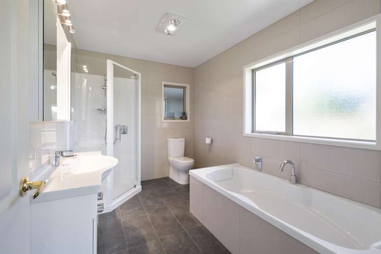 98 Polson Hill Drive Aokautere_29