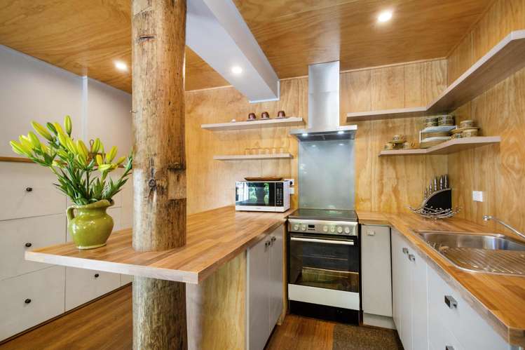 3A Whiorau Grove Lowry Bay_33