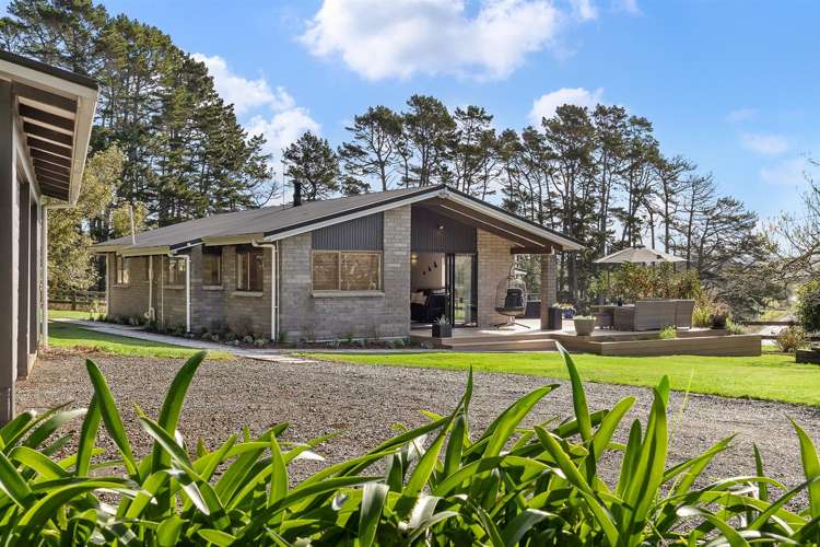 1115 State Highway 16 Waimauku_28